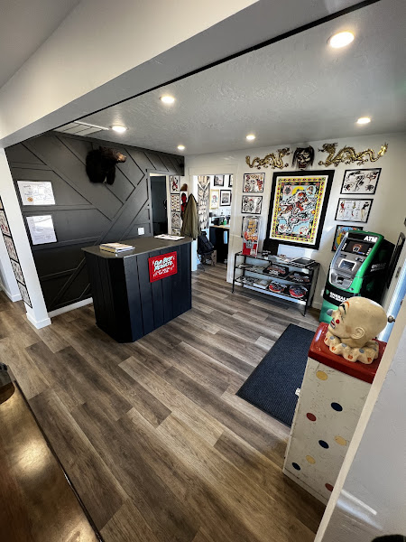Luckys Tattoo Parlor