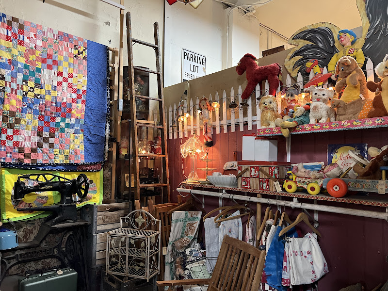 Country Roads Antiques