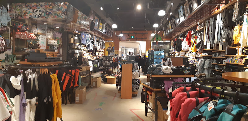 Zumiez