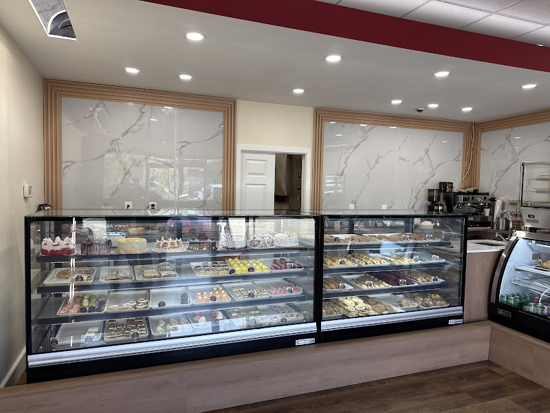 Veneto's Cakes & Pastries