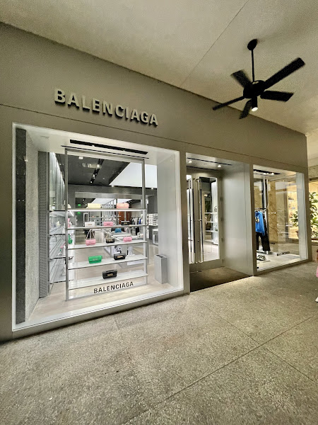 BALENCIAGA