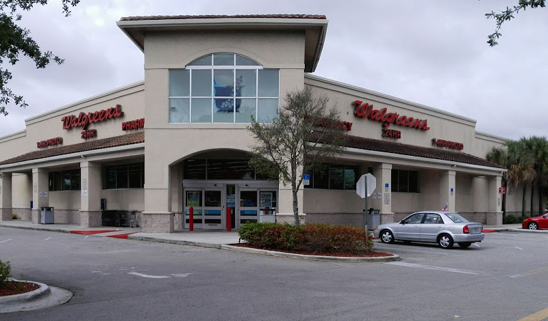 Pembroke Lakes Mall