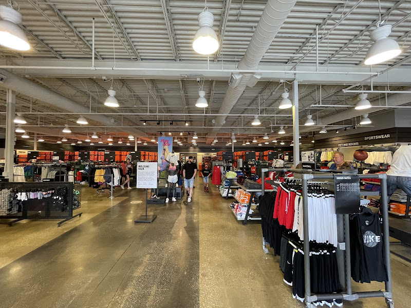 Nike Factory Store - Aurora Farms