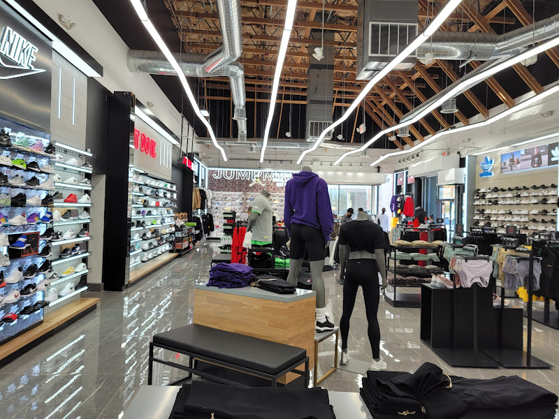 Shoe Palace