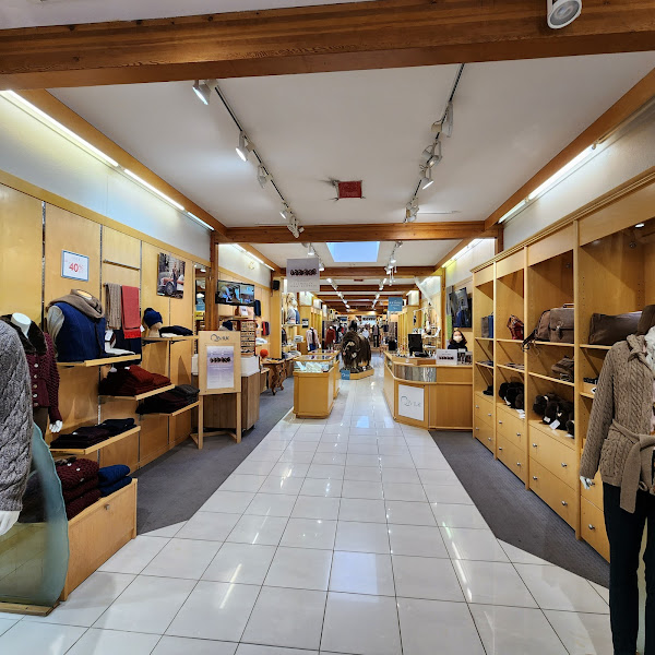 Qiviuk Boutique / Jacques Cartier Clothiers INC