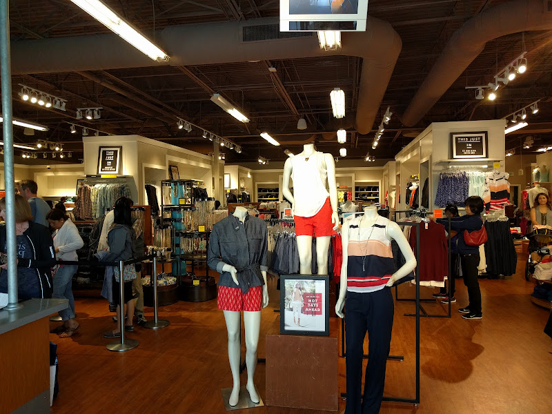 Banana Republic Factory Store