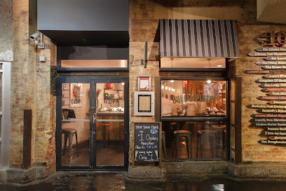 Cull & Pistol Oyster Bar