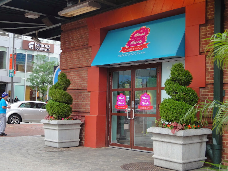 Luckys Coffee, Ice Cream & Candy