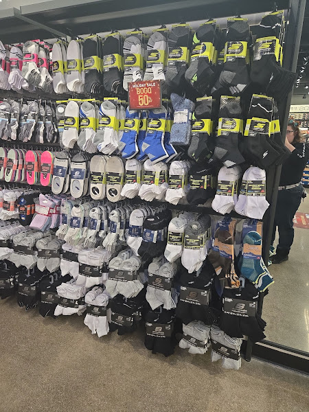 SKECHERS