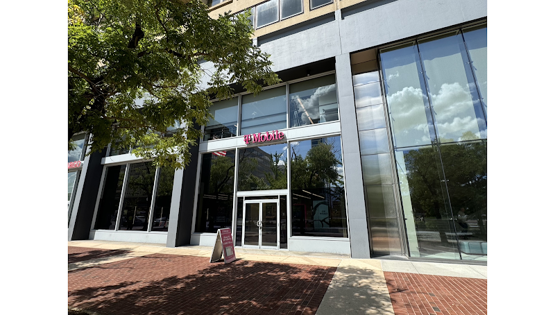 T-Mobile Experience Store