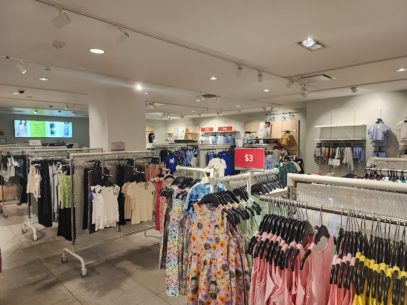 H&M