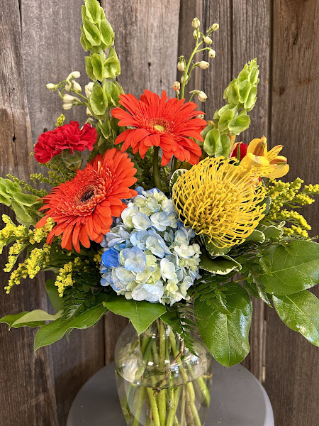 Darla's Flowers & Gifts