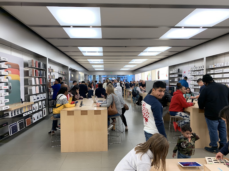Apple Mall of Georgia