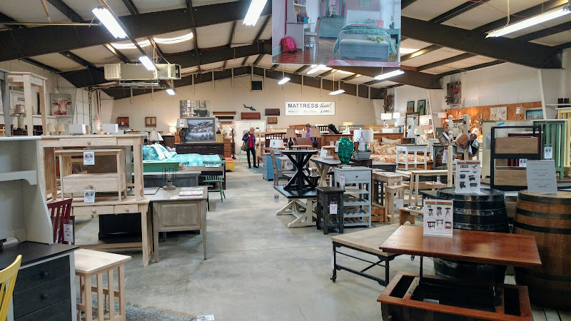 Woody's Furniture