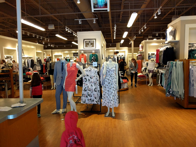 Banana Republic Factory Store