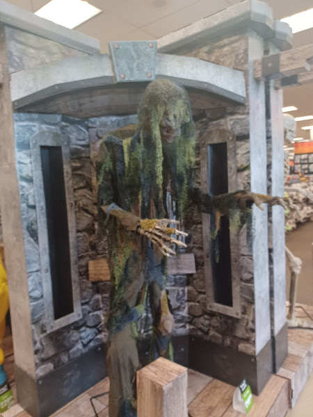 Spirit Halloween