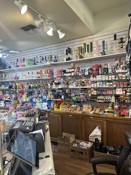 SMOKE & GENERAL STORE