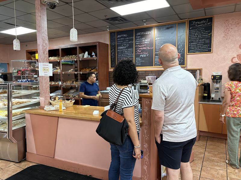 Elli's cafe bakery