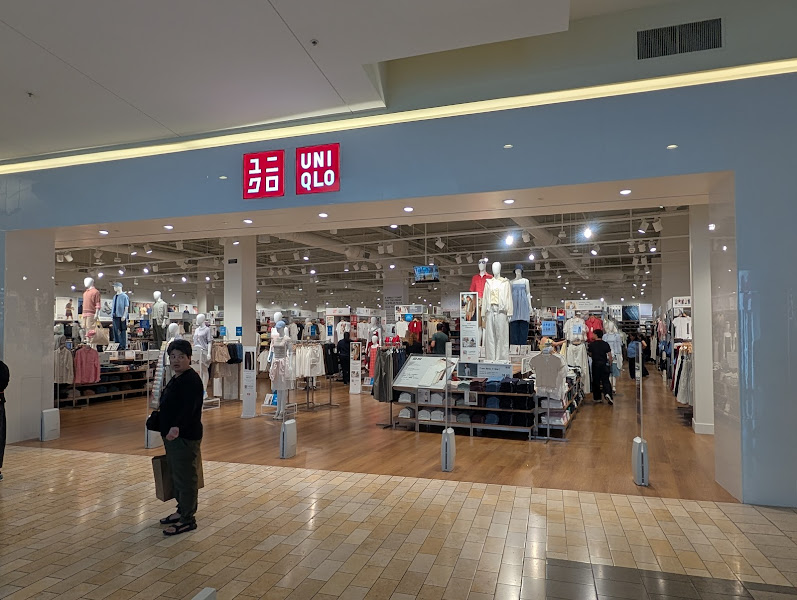 UNIQLO Oakridge