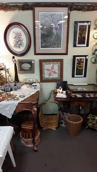 Dragonfly Gifts at Cottage Antiques and Crafts