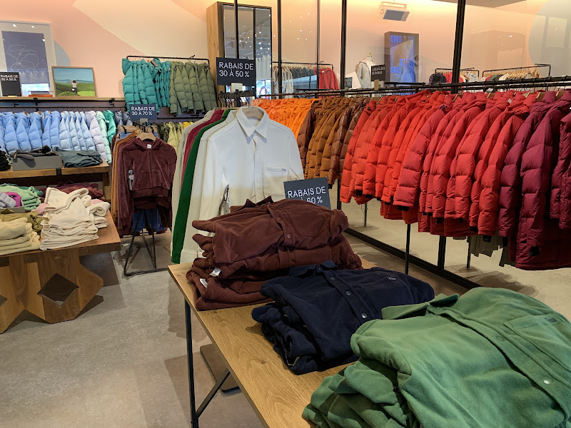 Aritzia