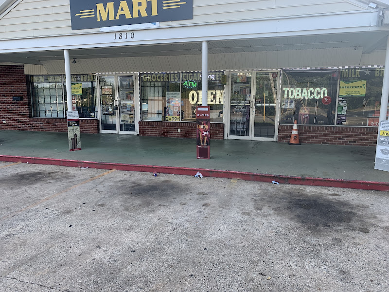 Moshi’s Mart Tobacco & vape