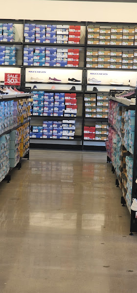 SKECHERS Warehouse Outlet