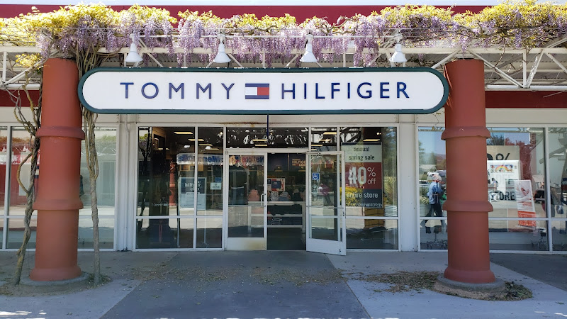 Tommy Hilfiger