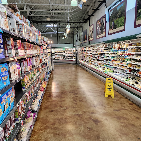 MOM's Organic Market