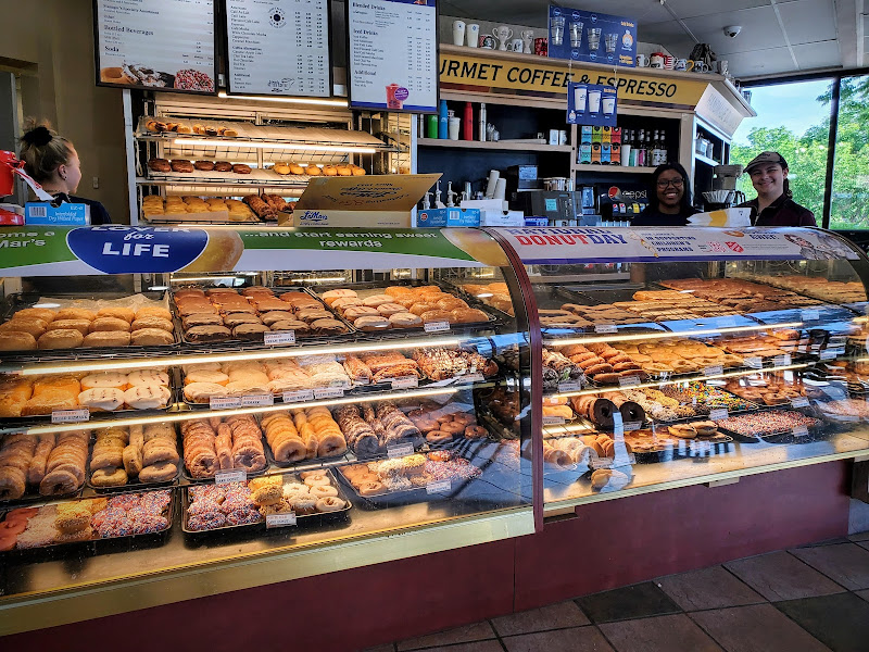 LaMar's Donuts and Coffee