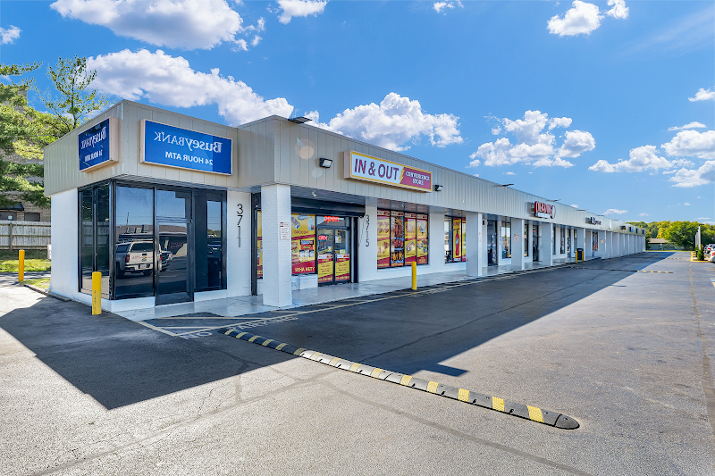 WoodMound Shopping Center