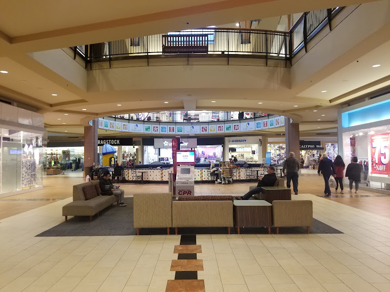 Jordan Creek Mall Info Desk