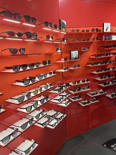 Sunglass Hut