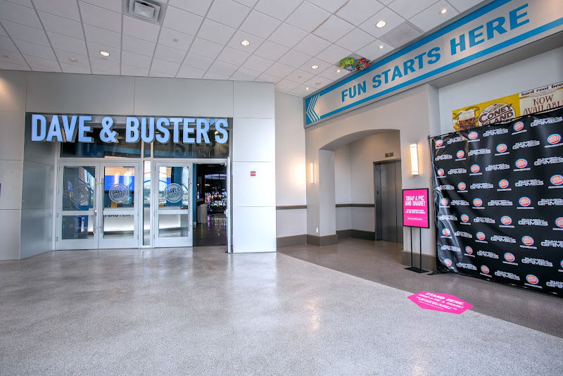 Dave & Buster's
