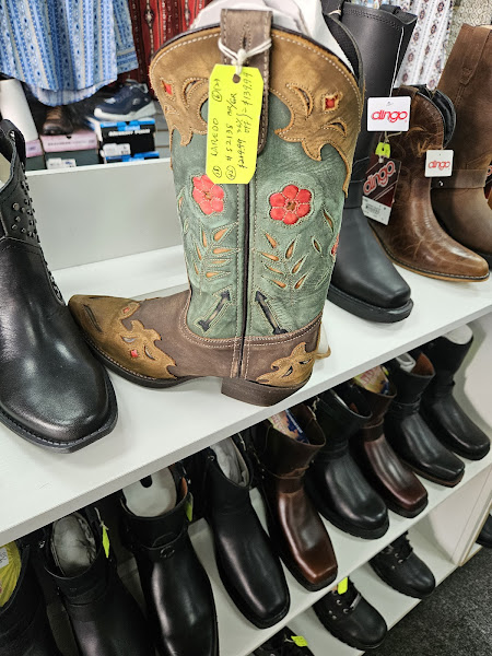 Victor's Shoes Store