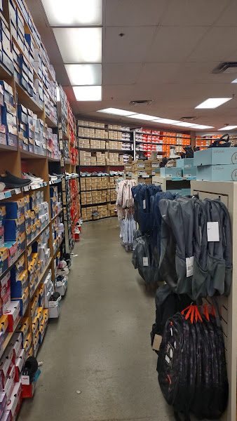 Famous Footwear Outlet