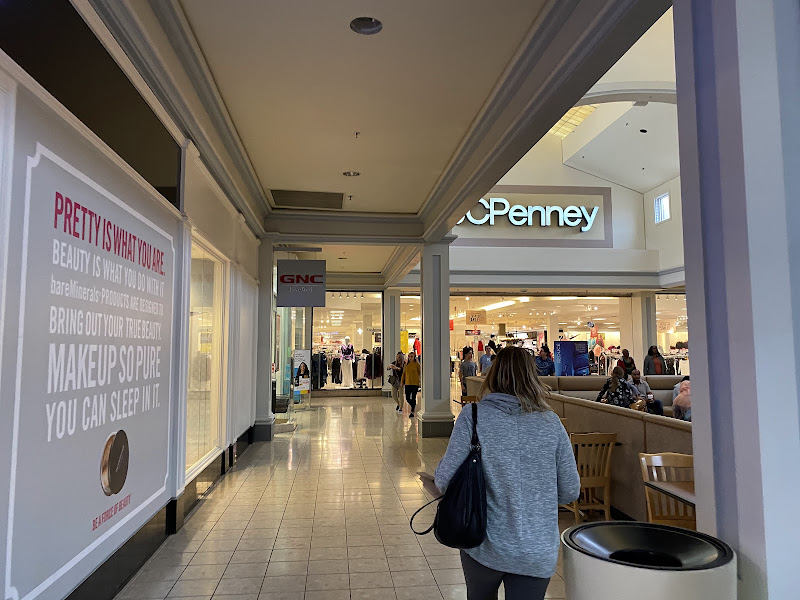 Columbiana Centre - Food Court