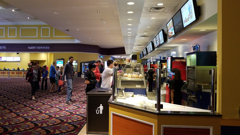 Blackstone Valley 14 Cinema de Lux