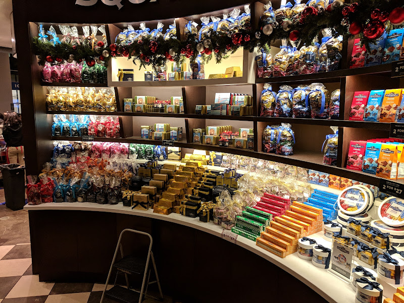 Ghirardelli Ice Cream & Chocolate Shop