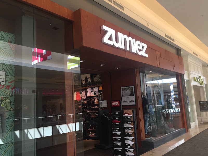Zumiez