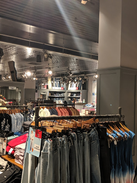 Hollister