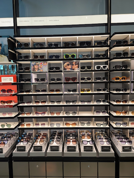 Sunglass Hut
