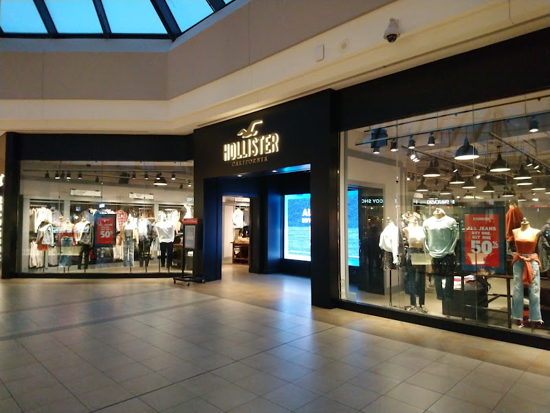 Hollister Co.