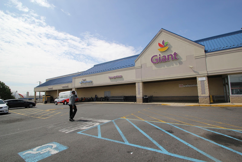 Giant Pharmacy