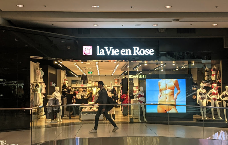 la Vie en Rose Toronto Eaton Centre