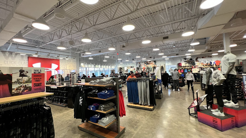 Under Armour Factory House - Chicago Premium Outlets