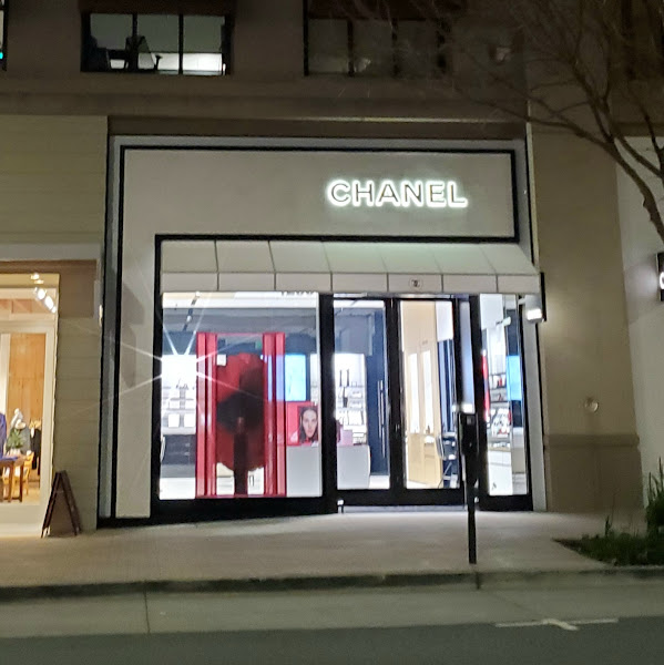 CHANEL Fragrance and Beauty Boutique