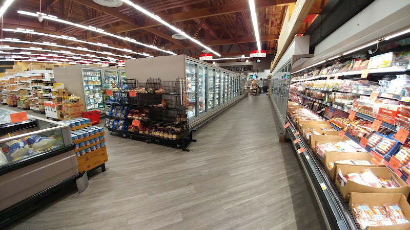 Lucky Supermarket