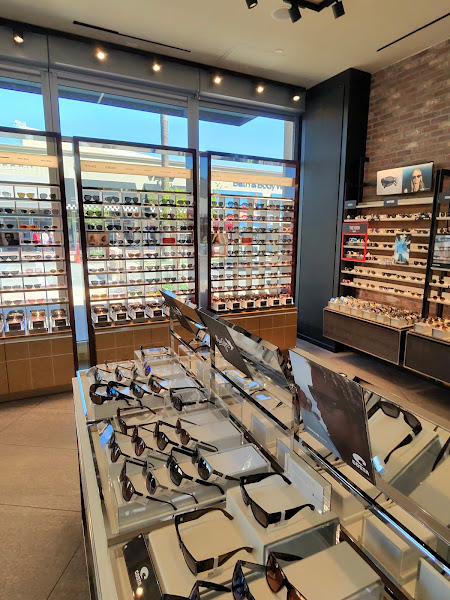 Sunglass Hut