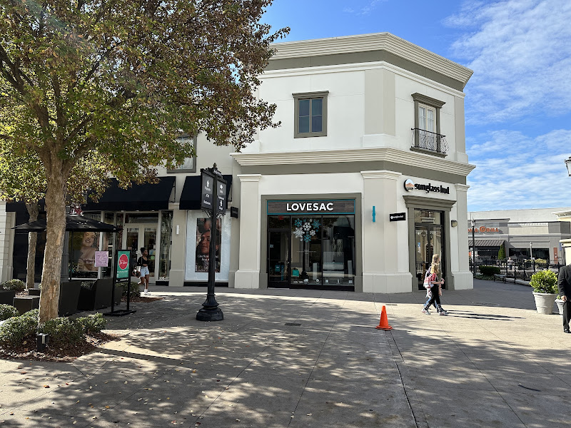 Sunglass Hut